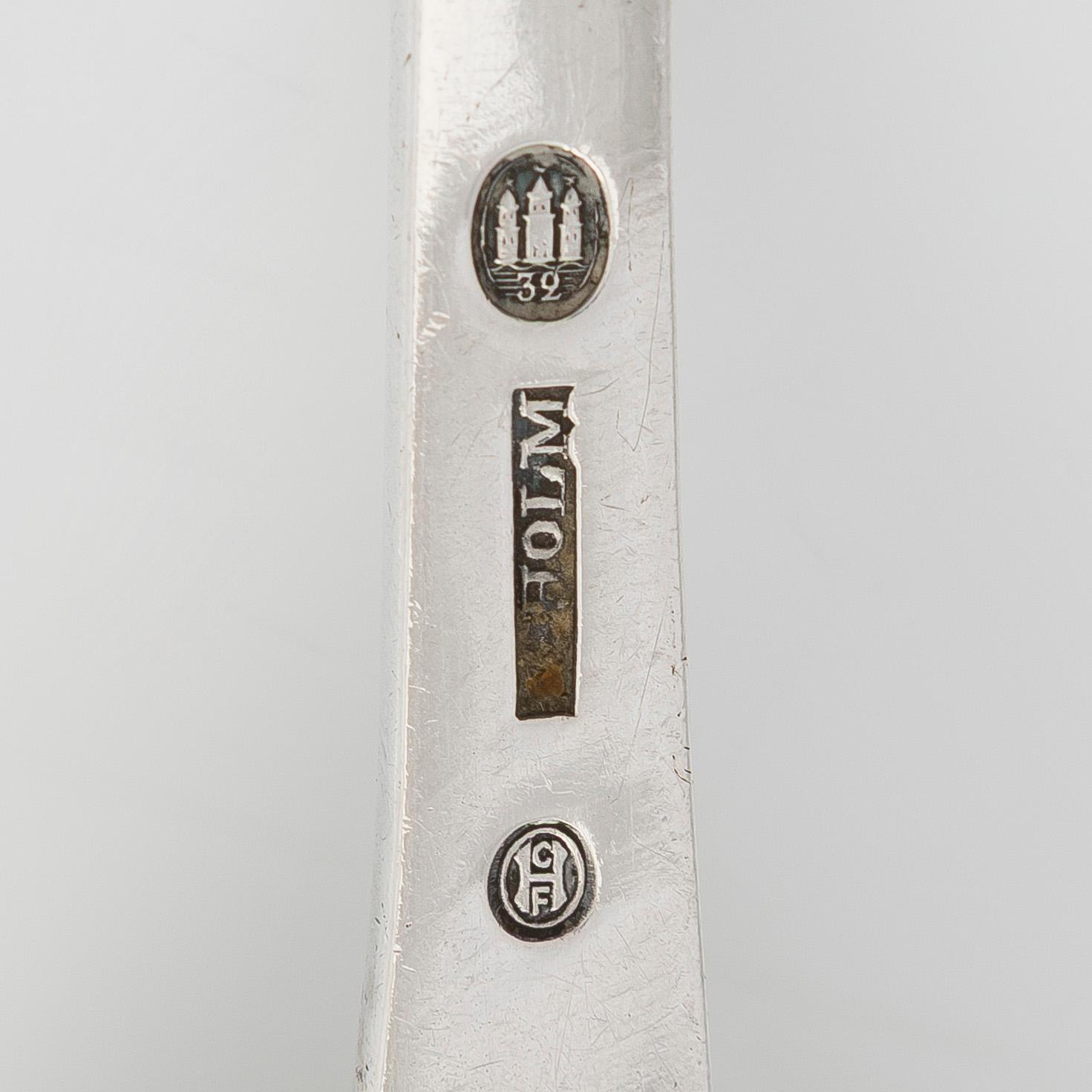 Haarukka ja lusikka, George Jensen, hillolusikka, leimattu Holm, sekä tarjoiluastia, hopeaa, Kööpenhamina n.1930-33.