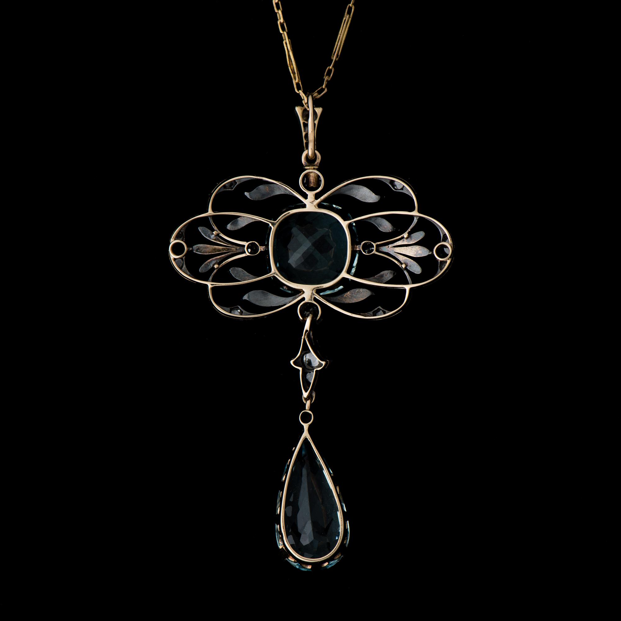 HÄNGE, fasettslipade akvamariner, gammalslipade diamanter, 14K guld. St Petersburg, början av 1900-talet.