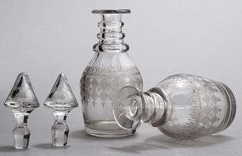 KARAFFER, ett par, 1900-talets första hälft.