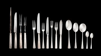 412. FLATWARE SET, 134 PIECES, sterling silver. England, Sheffield 1953. Silver weight c. 4100 g.