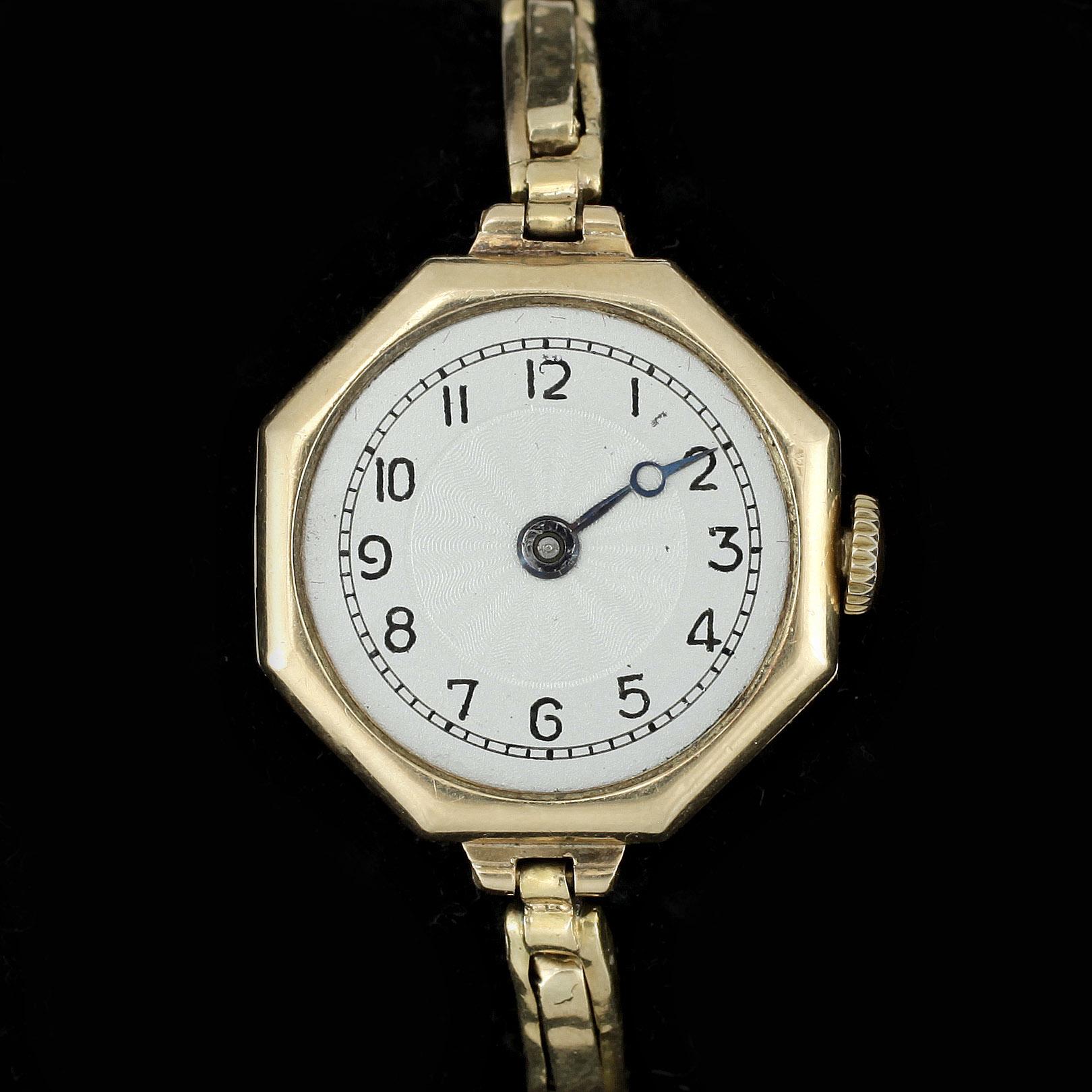 DAMARMBANDSUR, 2 st, 14 resp 18k guld, bla Certina. Tot vikt ca 37 g.