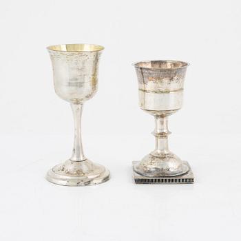 A silver cup, Arvid Wernström, Eksjö, Sweden, 1809, and a parcel-gilt silver cup, Fredrik Nymansson, Kristinehamn.