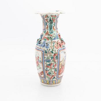 Vaser 3 st Kina 18/1900-tal porslin.