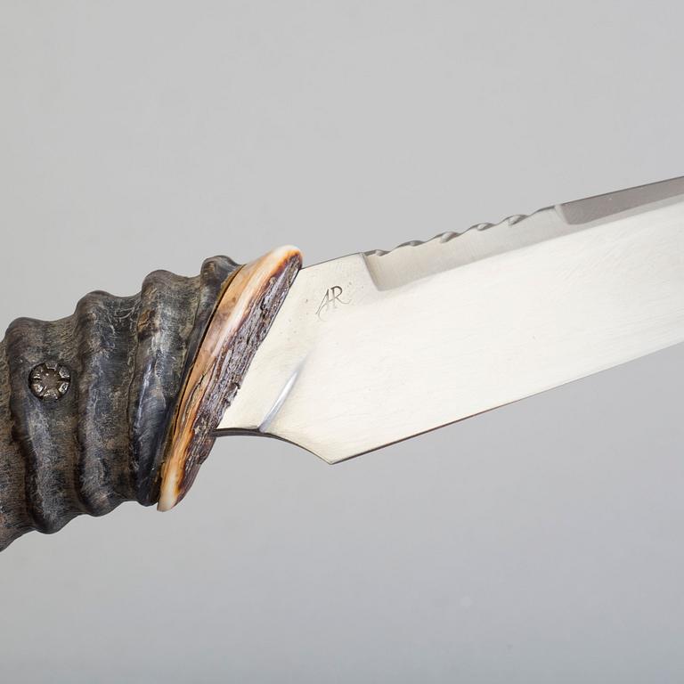 A contemporary knife by Andrzej Rybak.