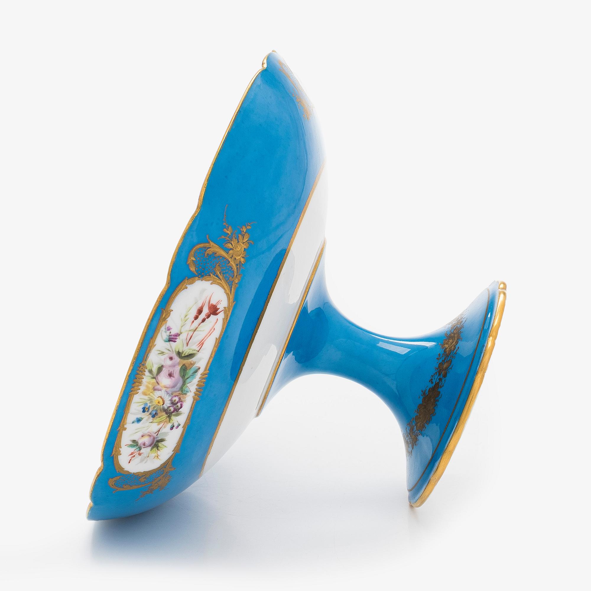 A footed porcelain bowl, Sèvres-like mark, around 1900.