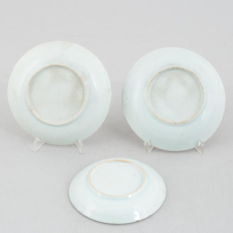 A group of 11 Chinese export porcelain pieces, Qing dynasty, 18th century.