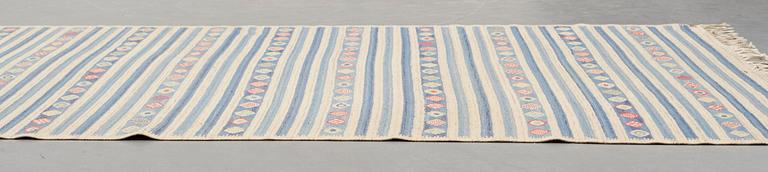 Barbro Nilsson, A CARPET, "Blåbär, ljus", tapestry weave, ca 381,5 x 202,5 cm, signed AB MMF BN.