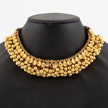 An Indian gold necklace, so-called Tushi, likely 20th century.