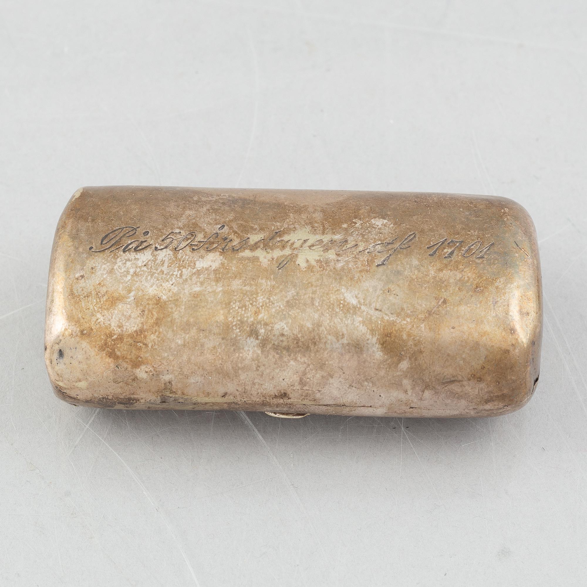 Snusdosa samt hjärtformad dosa, ostämplade, Skandinavien 1700-1800-tal.