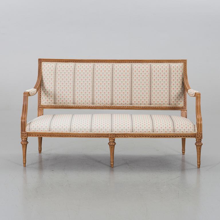 A GUSTAVIAN/GUSTAVIAN STYLE SOFA.