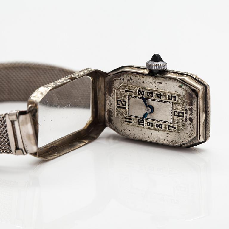 Wrist watcj 17 x 26 mm.