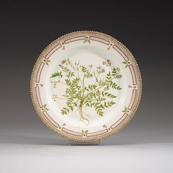 TALLRIKAR, 13 stycken, porslin. ”Flora Danica”, Kunglig Dansk, 1900-tal.