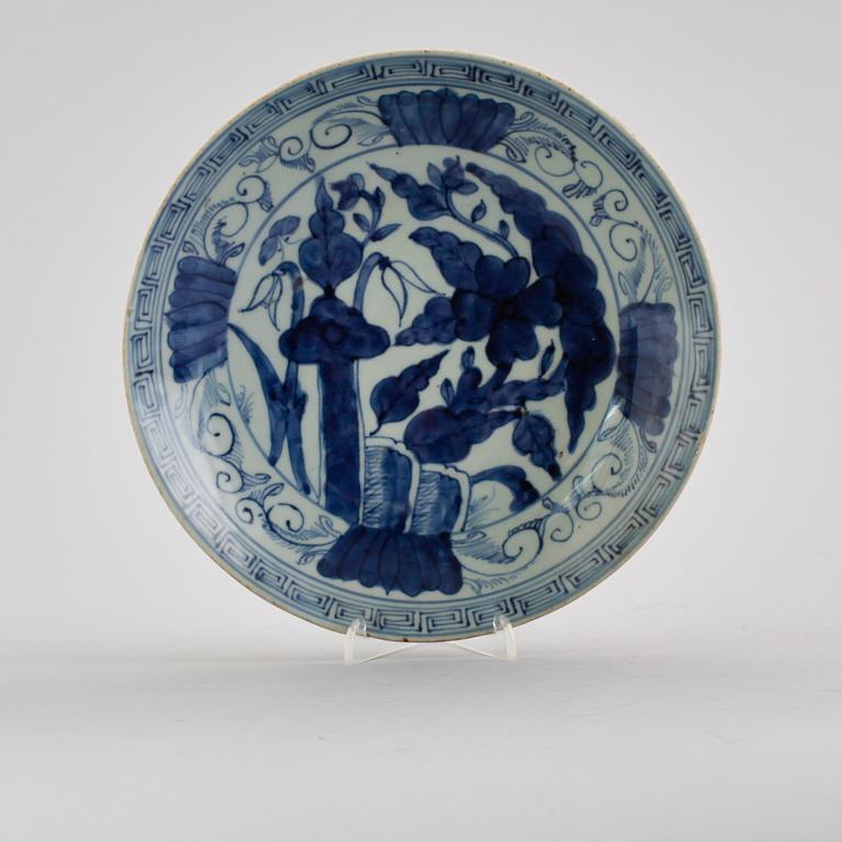 FAT, porslin, sannolikt Japan, 1800-tal.