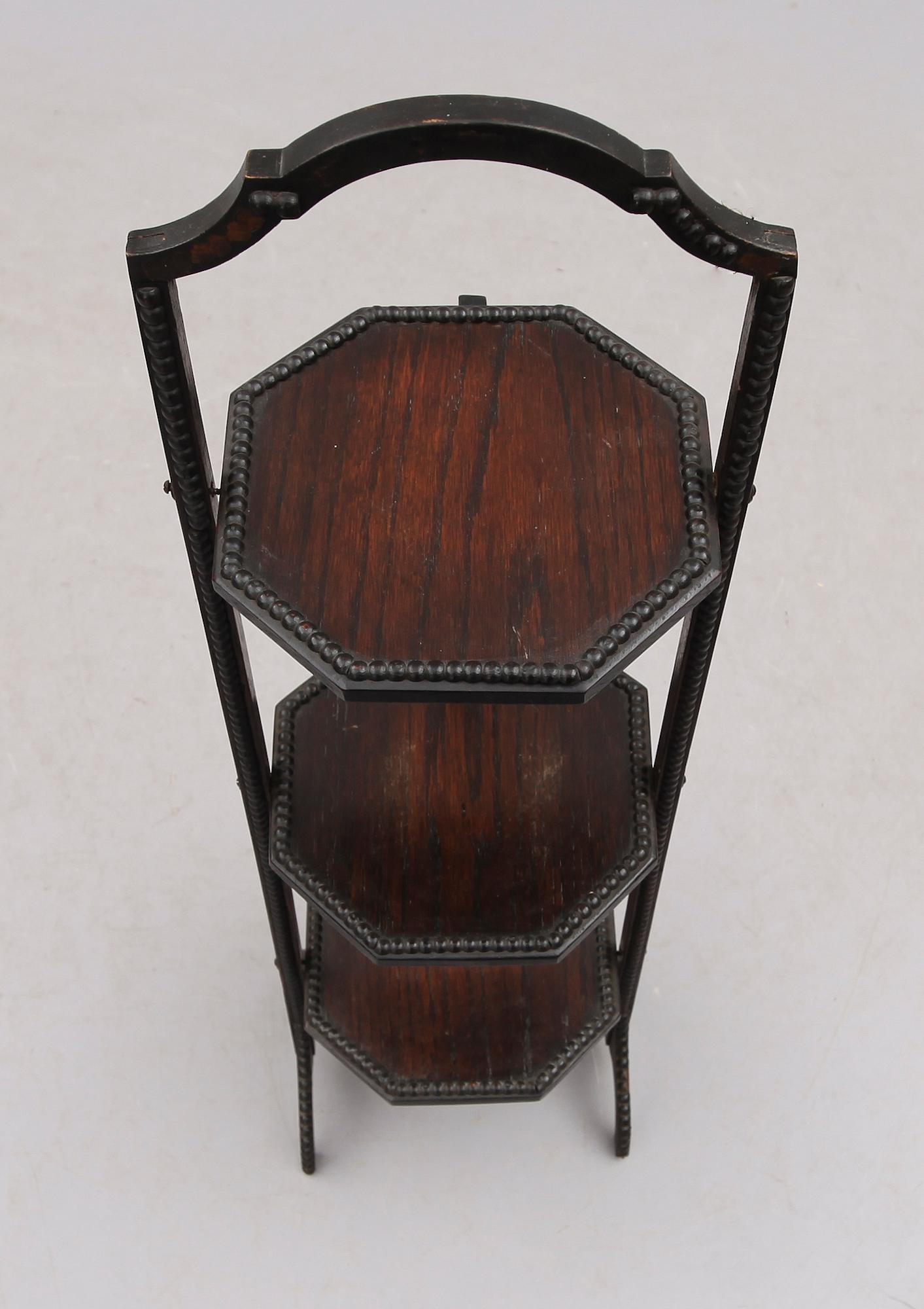 CAKESTAND, England, omkring år 1900.