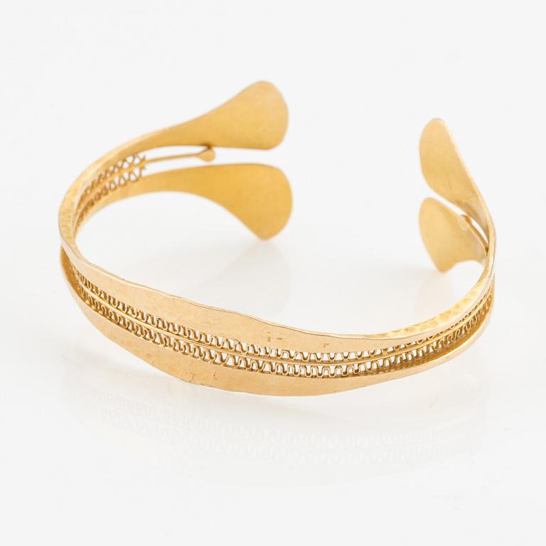 Tapio Wirkkala, a bangle, 18K gold.