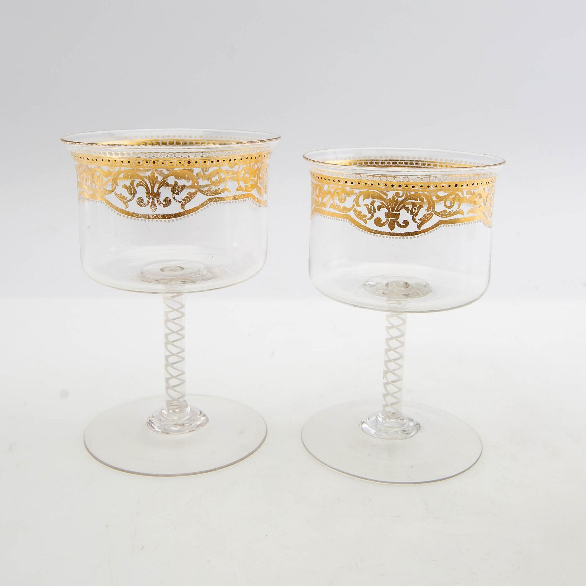 Glasservis ca 38 dlr sannolikt Murano, Venedig 1900-talets första hälft.