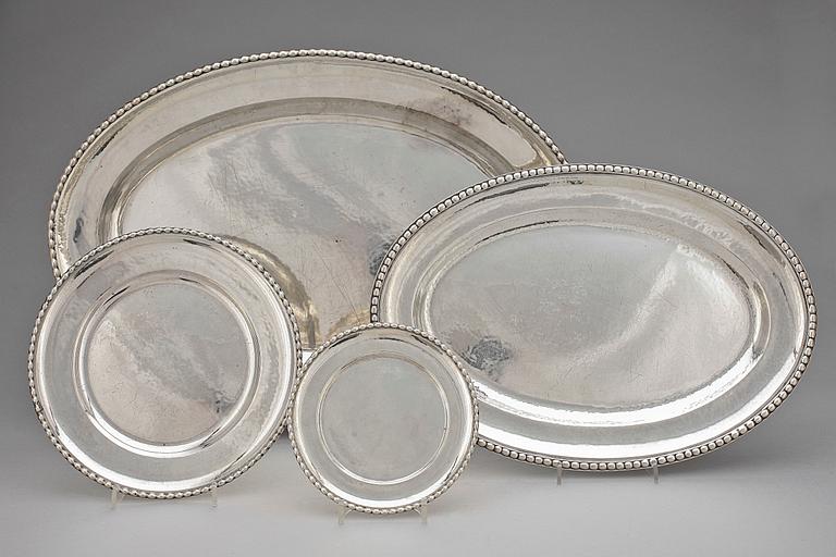 FAT, 4 st, silver, bla C G Hallberg, Stockholm, 1900-talets första hälft. Totalvikt ca 2248 g.