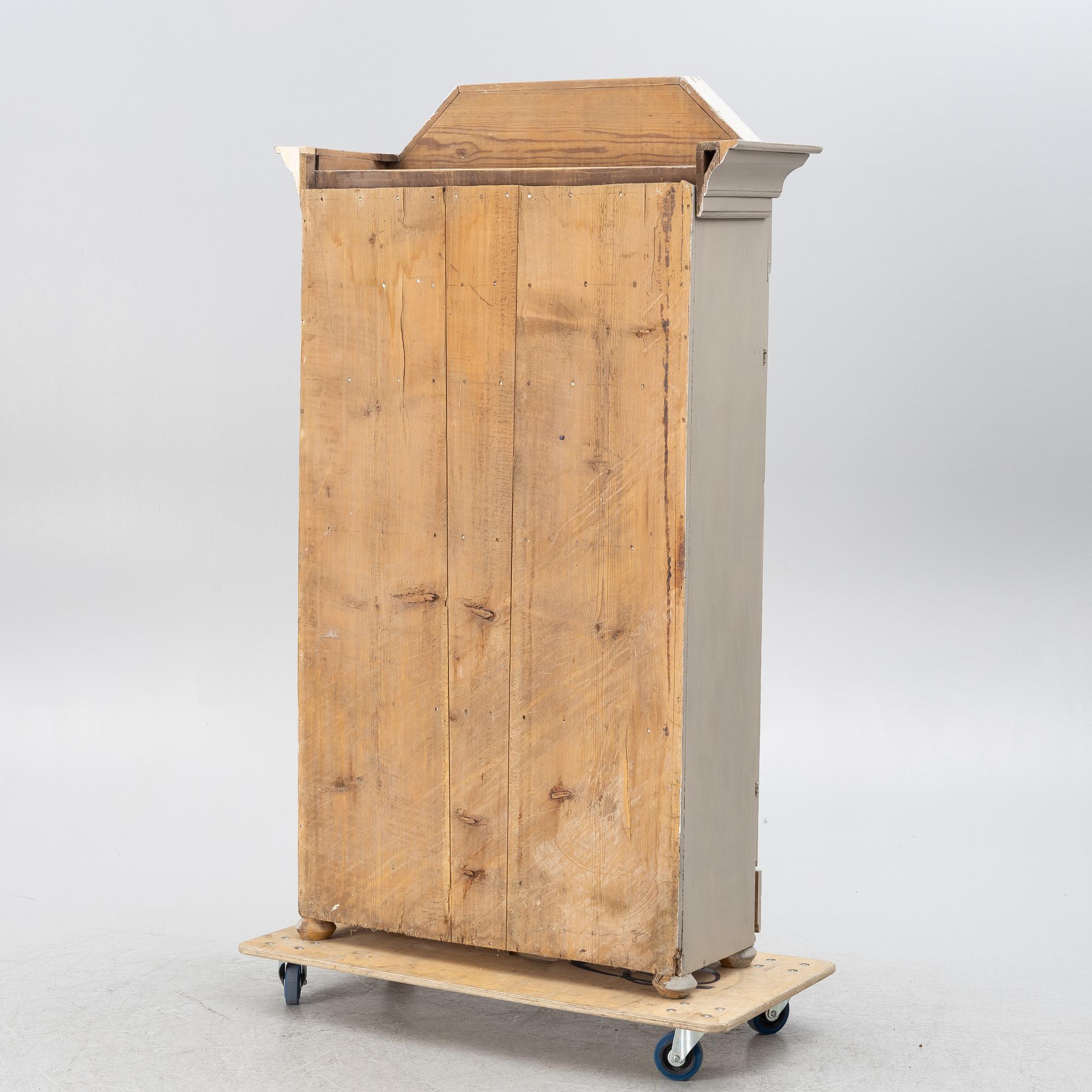 Cabinet, 19th century.