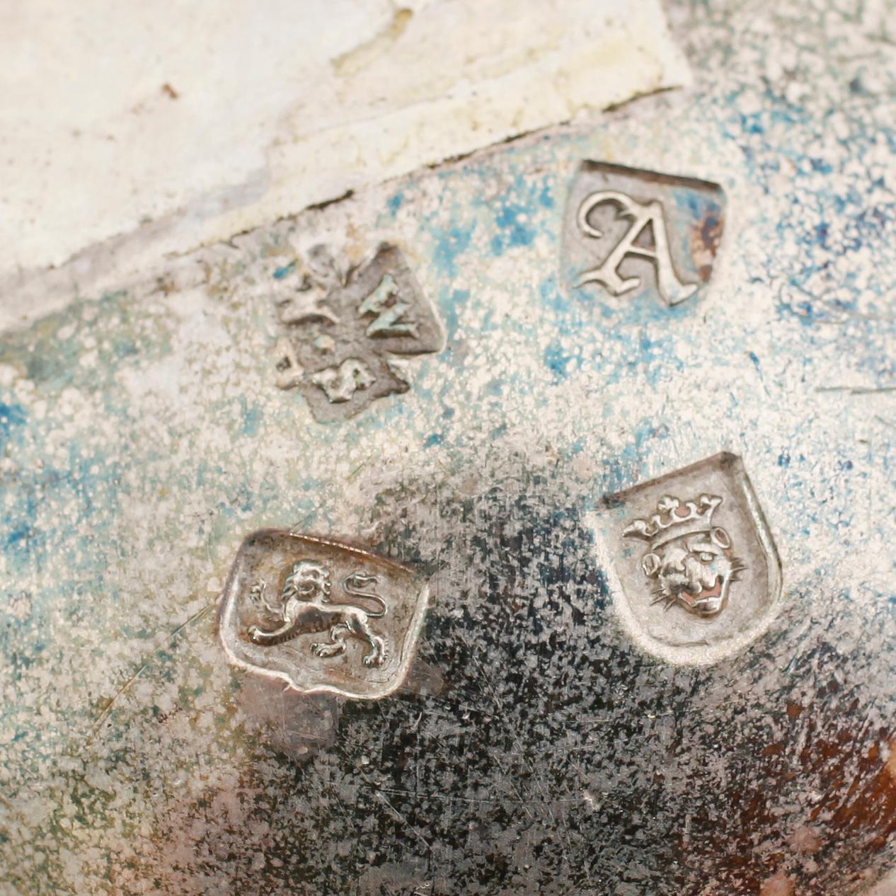 STOP, silver, William Shaw & William Priest, London 1756. Vikt ca 350 g.