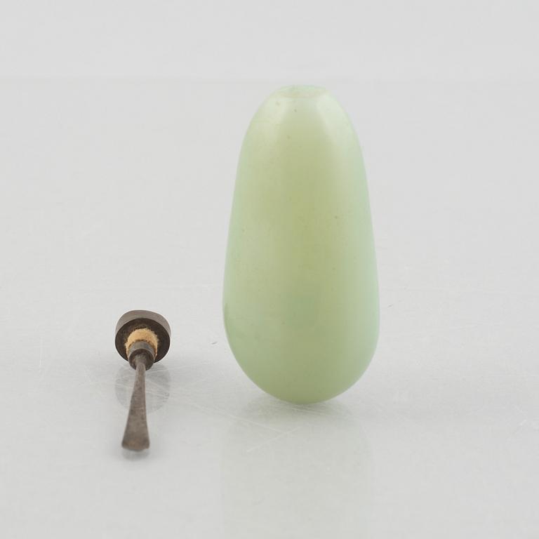 A group of three Chinese stone snuffbottles, 20th century.