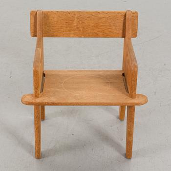 A HANS J WEGNER "PETERS CHAIR" BY GETAMA.