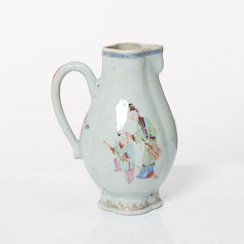 Tekanna med lock och kanna, porslin. Qingdynastin, Qianlong (1736-96).