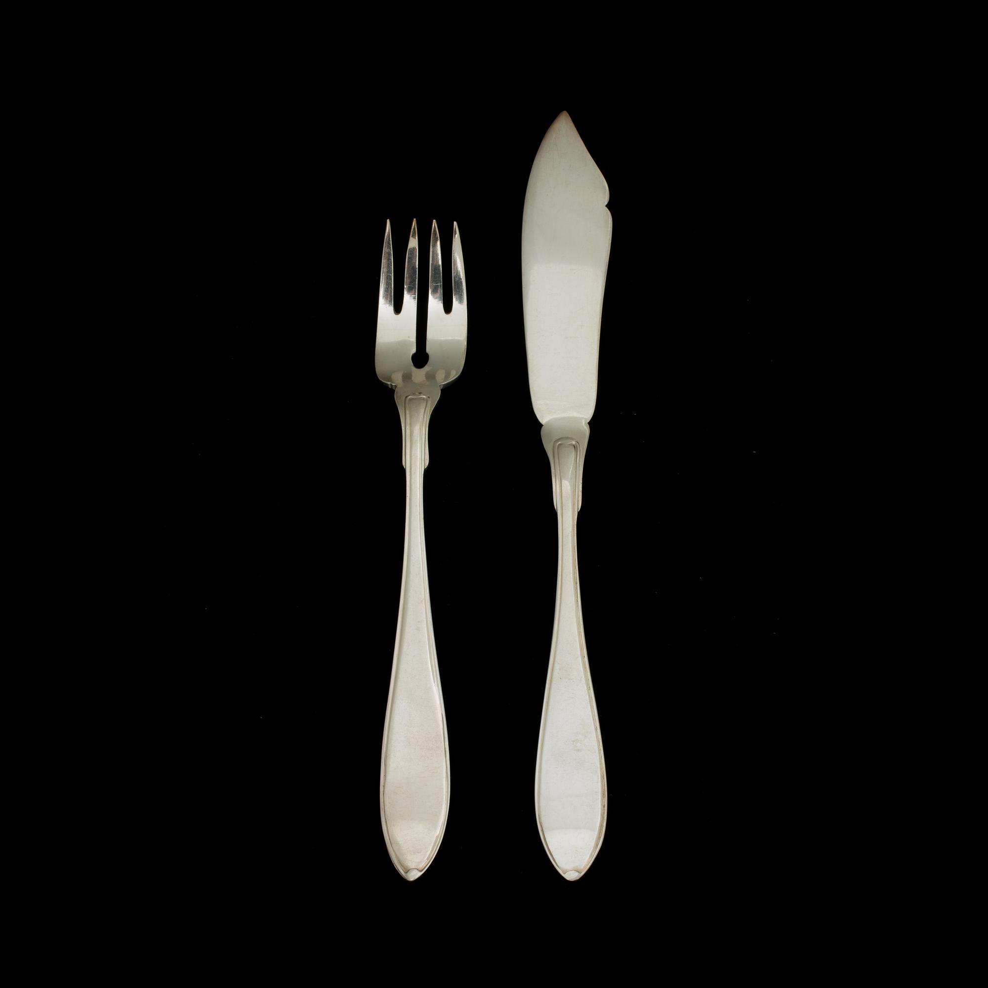 FISKBESTICK, 24 delar, nysilver, 1900-tal.