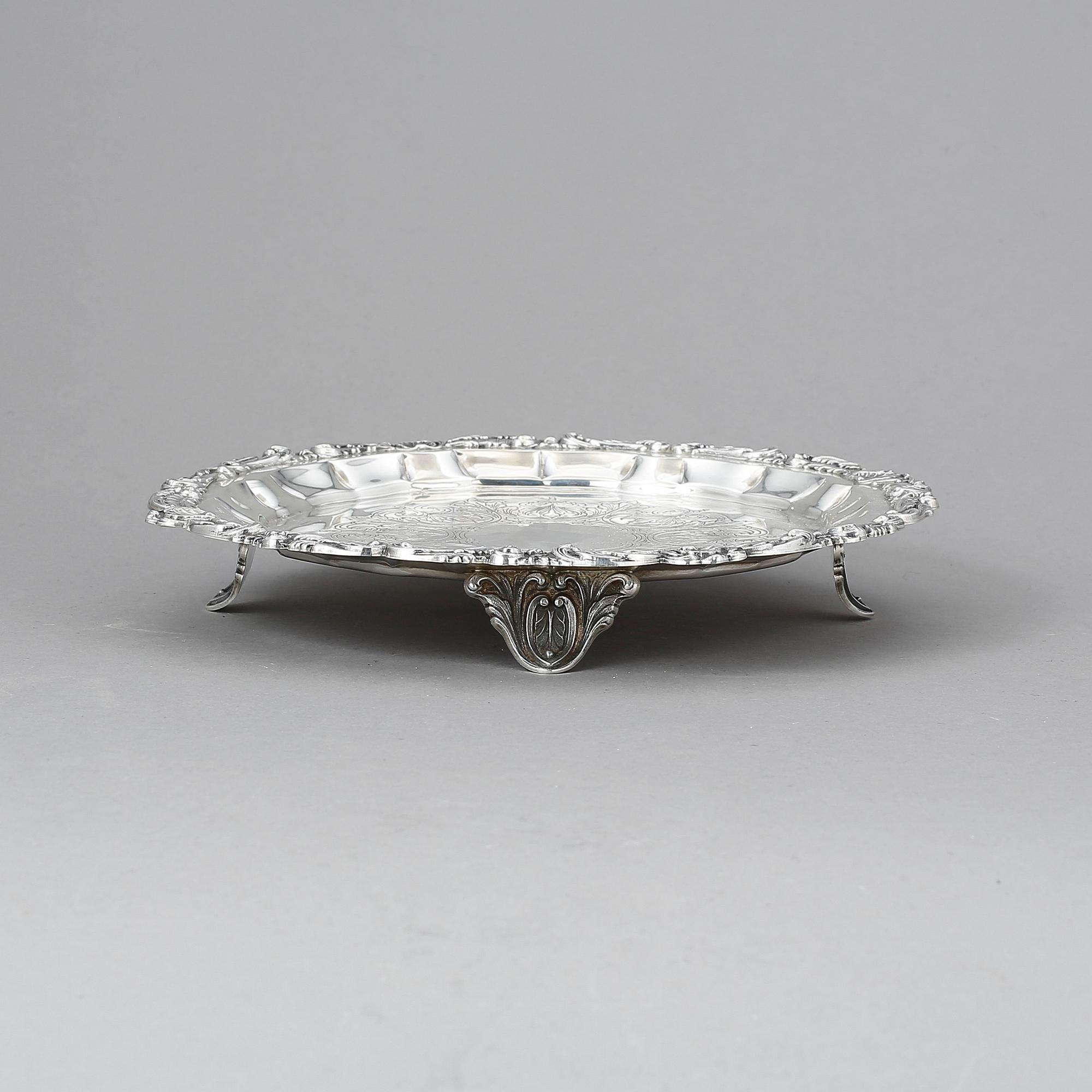 SALVER, silver, sannolikt Spanien, 1900-tal. Vikt ca 400 gram.