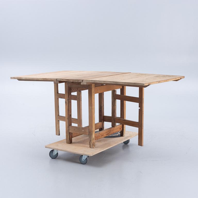 A gate-leg table, late 19th Century.