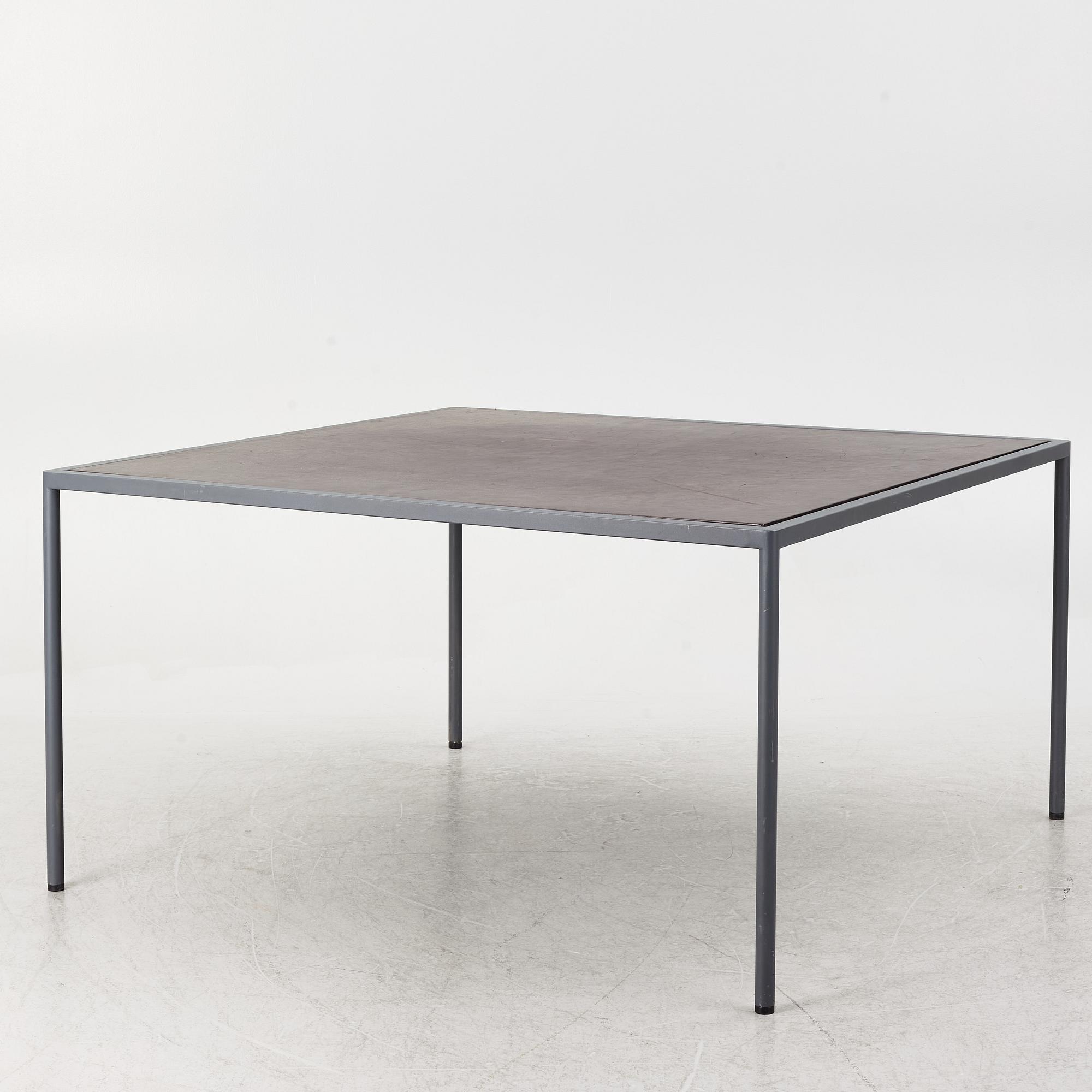 Jonas Bohlin, a dining table.
