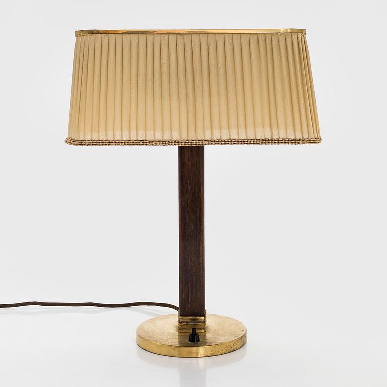 Paavo Tynell, bordslampa, modell 5066, Taito Oy, 1900-talets mitt.
