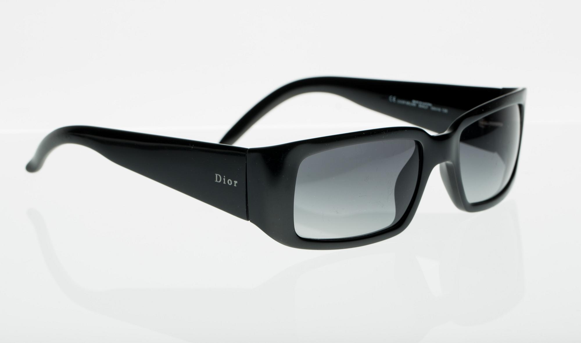 SOLGLASÖGON, Christian Dior.