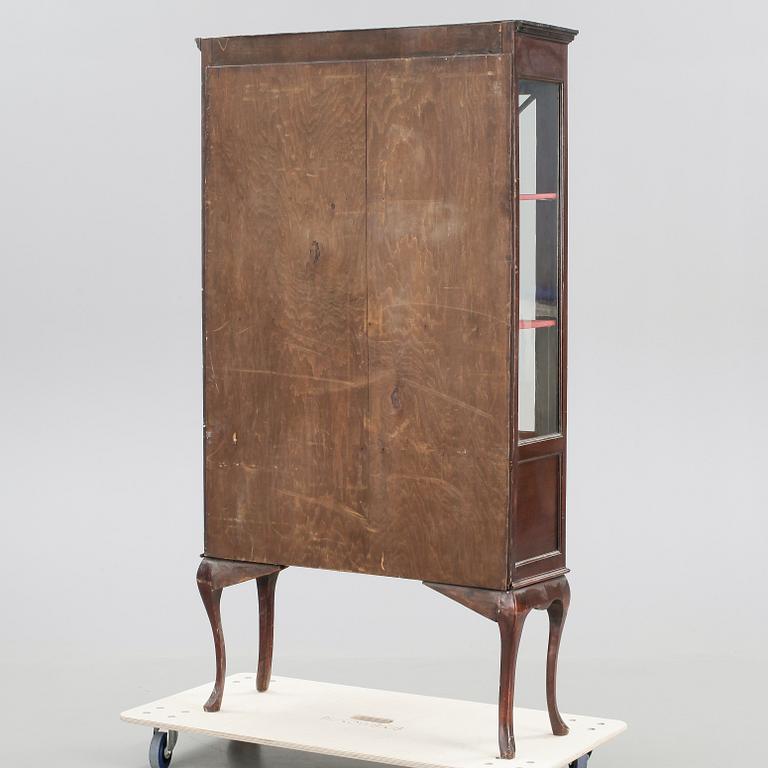 VITRINSKÅP, England, 1800-talets andra hälft.