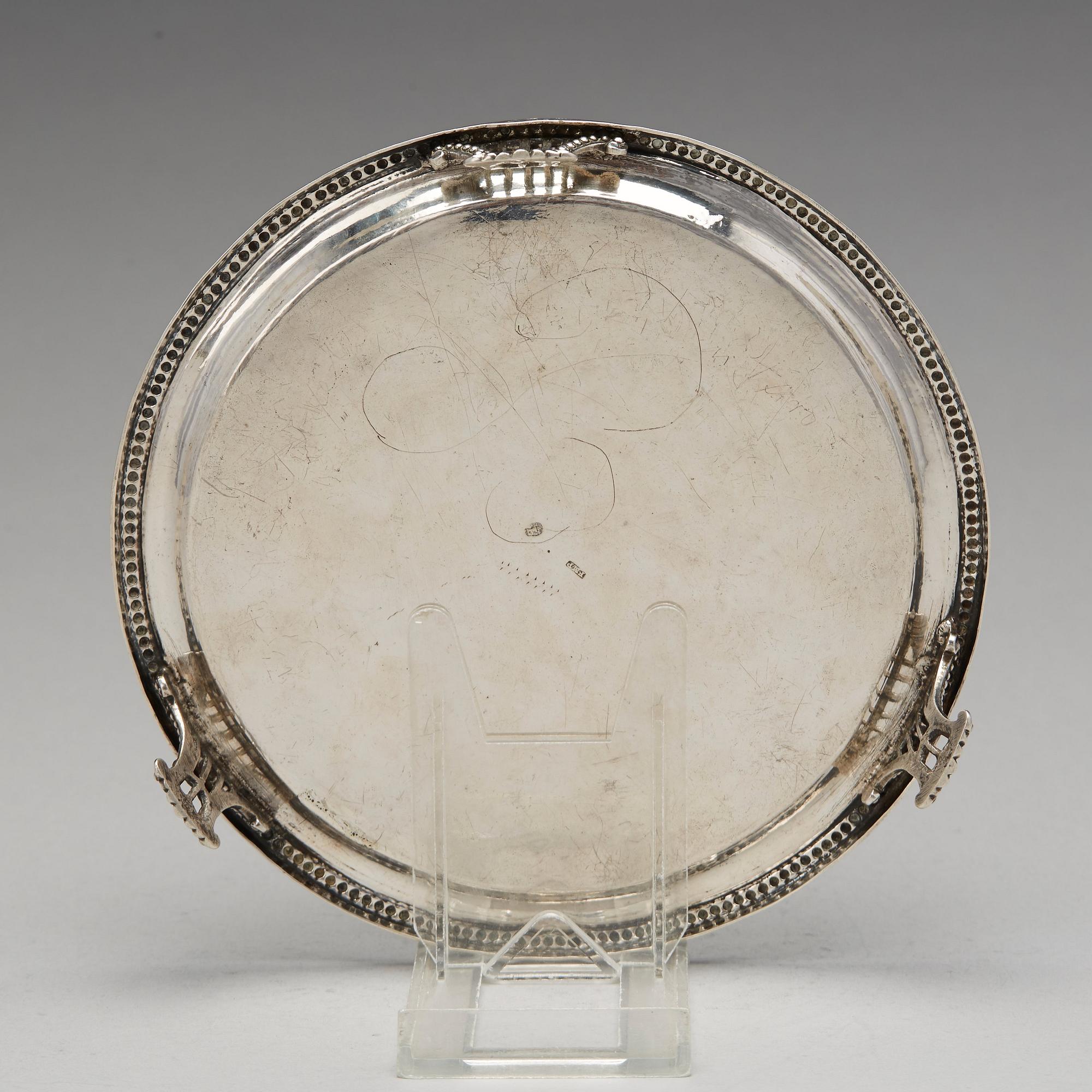 Bricka på fötter / coaster, icke identifierad mästarstämpel, Lisbon 1803-1813.