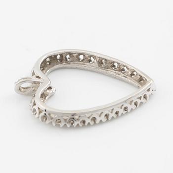 Hänge, i form av hjärta, 14K vitguld med åttkantslipade diamanter.