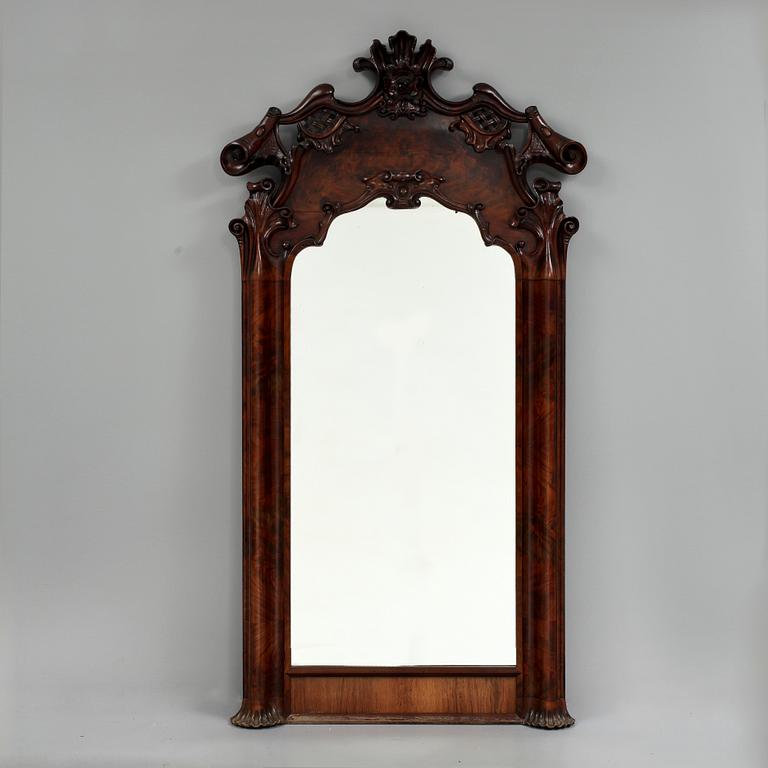 SPEGEL samt KONSOLBORD, nyrokoko, 1800-talets slut.