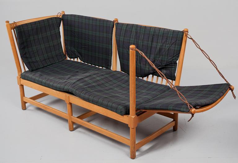SOFFA SAMT FÅTÖLJ "Tremme", Børge Mogensen, dessa exemplar tillverkade av Fritz Hansen, 1960/1970-tal.