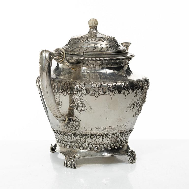 Jugend/Art Nouveau, CG Hallberg, tekanna, silver, jugend, Stockholm 1902.