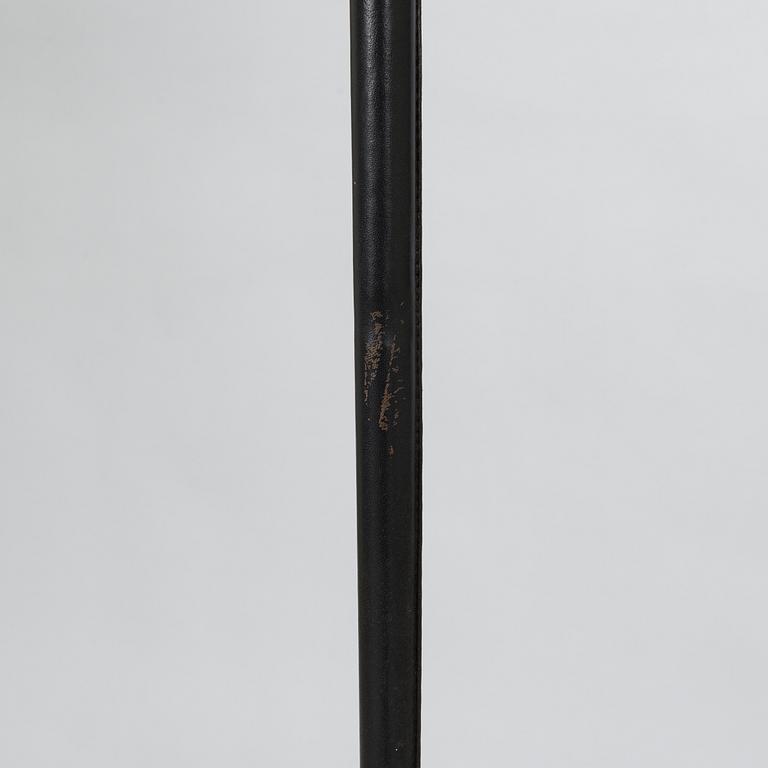 Alvar Aalto, 'Angel wing'  floor light model A 805, manufactured by Valaisinpaja Oy, late 20th century.