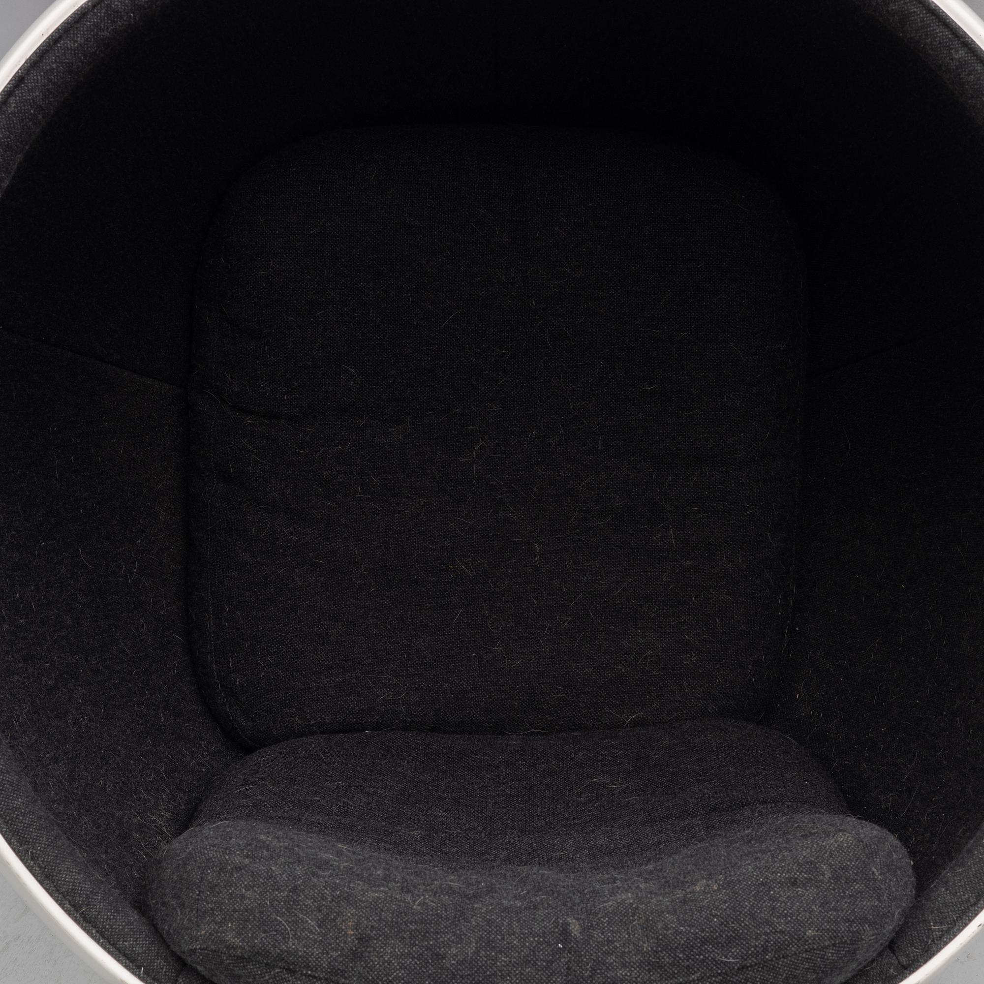 Eero Aarnio, a "Ball Chair", Adelta, Finland, post 1996.