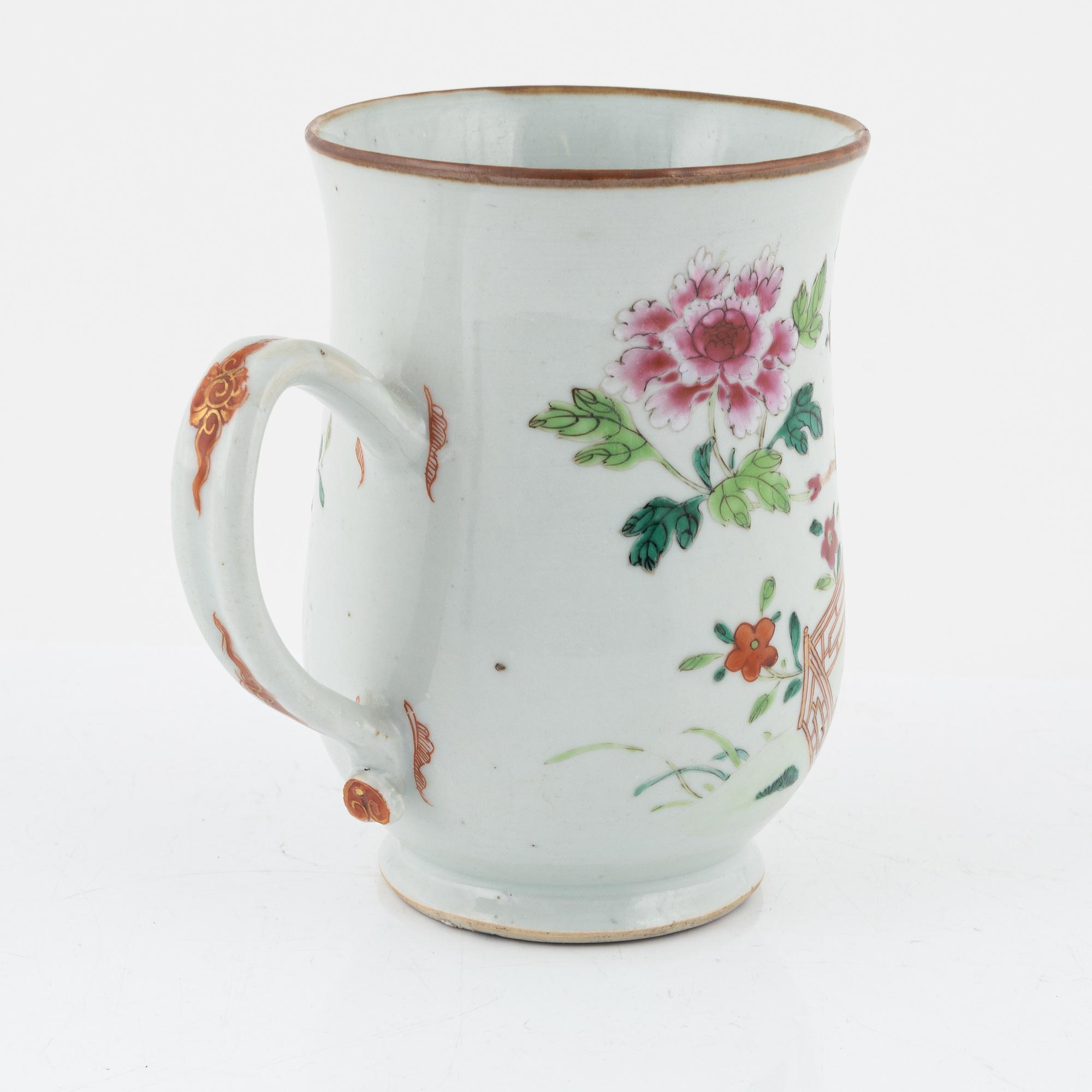 A Famille rose porcelain mug, China, Qianlong (1736-95).
