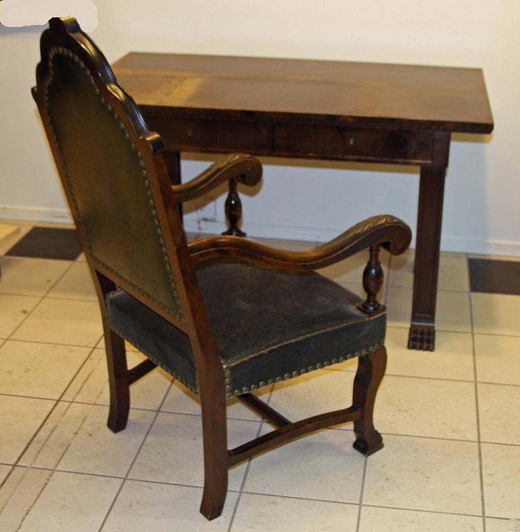 SKRIVBORD och KARMSTOL, barockstil, 1900-talets första hälft.