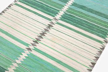 Marianne Richter, a "Rosita, grön" carpet, flat weave, c. 260 x 173 cm, signed AB MMF V MR.