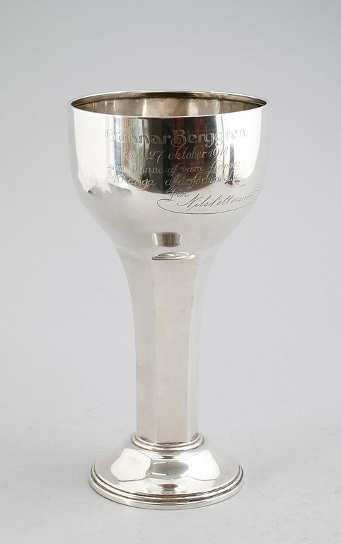 POKAL, silver, K Andersson, Stockholm 1918. Vikt ca 347 gram.