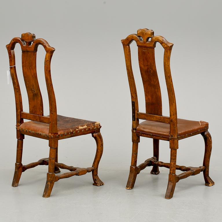 STOLAR, ett par, senbarock, omkring 1700-talets andra kvartal.