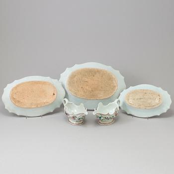 2 sauce boats, 3 dishes, China, Qianlong (1736-1795).