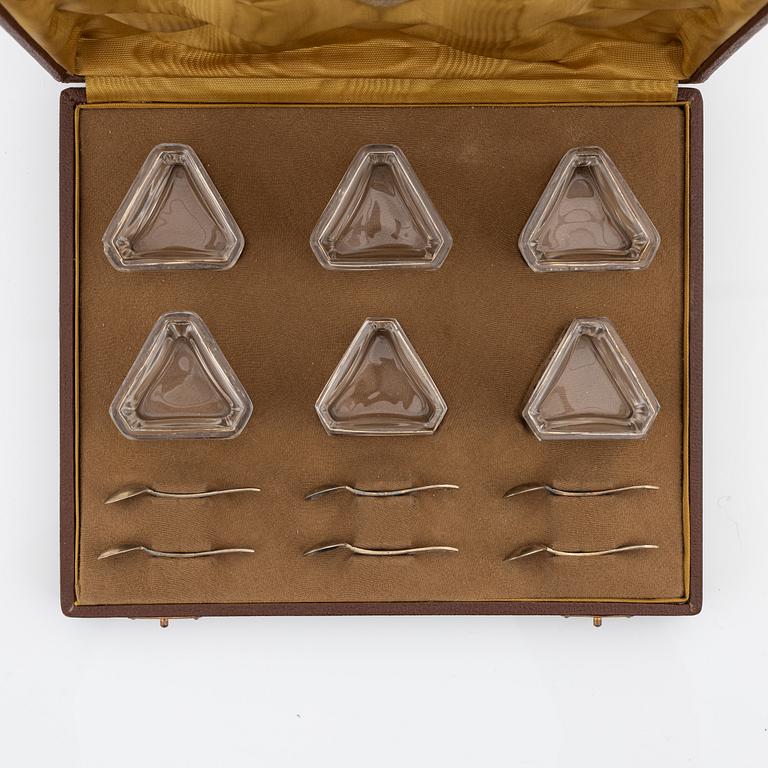 Saltkar med skedar, 6 st, silver, svenska importstämplar, G.A. Dahlgren, Malmö, 1920.