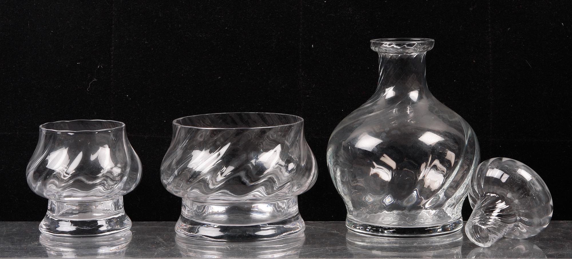 KARAFF OCH SKÅL SAMT LJUSSTAKE, Orrefors.