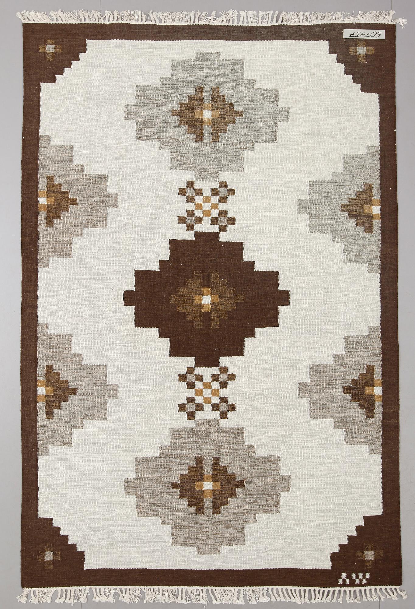 MATTA, rölakan, signerad AW. Ca 300 x 200 cm.