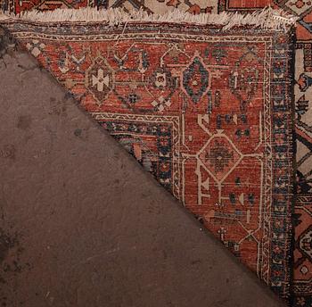 ANTIQUE HERIS RUG, 547X360 CM.